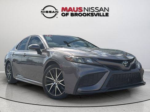 Used 2022 Toyota Camry SE w/ Convenience Package FWD image 1