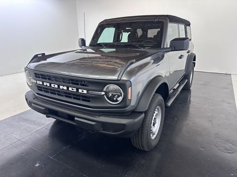 Used 2025 Ford Bronco 4-Door image 6