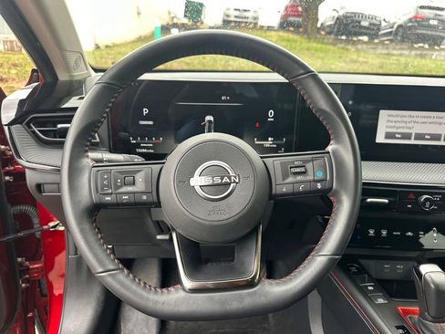 Certified 2025 Nissan Kicks SR image 13