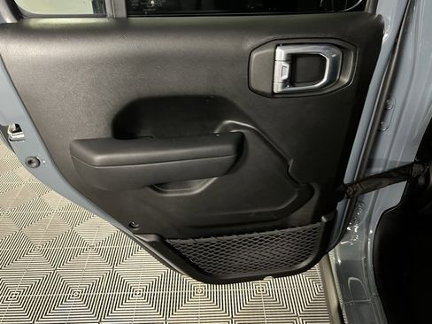 Used 2025 Jeep Gladiator Sport image 28