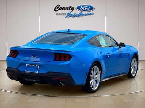 Used 2025 Ford Mustang GT Premium RWD image 7