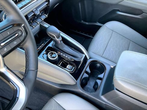 Used 2025 Chevrolet Colorado ZR2 w/ Technology Package image 16