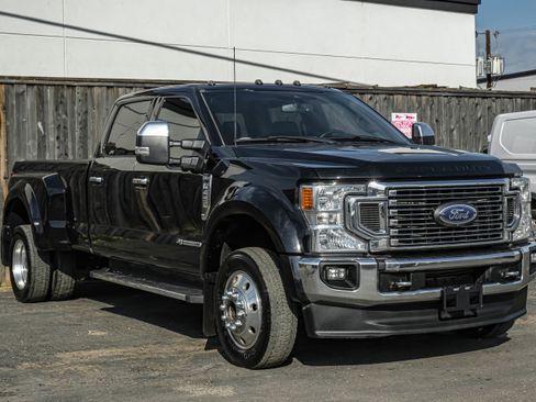 Used 2022 Ford F450 Lariat w/ Chrome Package image 8