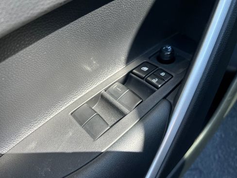 Certified 2025 Toyota Corolla Cross LE w/ Moonroof Package image 19