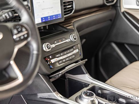 Used 2020 Ford Explorer Limited w/ Class III Trailer Tow Package image 22