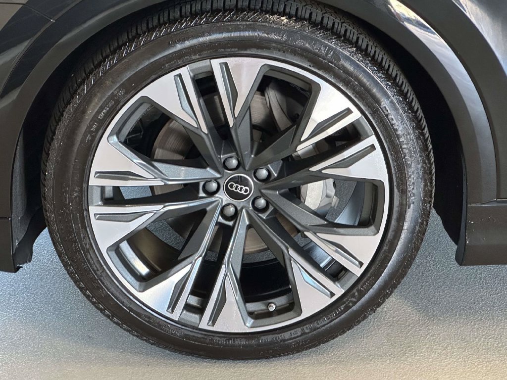Used 2026 Audi Q8 Premium Plus AWD/4WD image 8