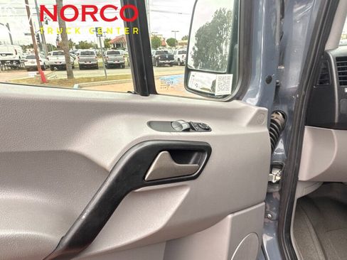 Used 2018 Mercedes-Benz Sprinter 2500 image 19