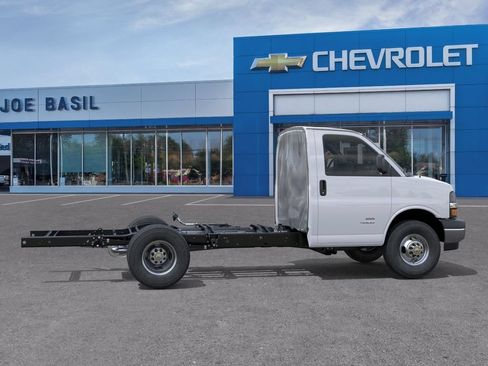 New 2026 Chevrolet Express 3500 w/ Power Convenience Package RWD image 5