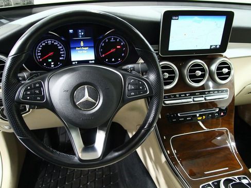 Certified 2019 Mercedes-Benz GLC 300 4MATIC image 6