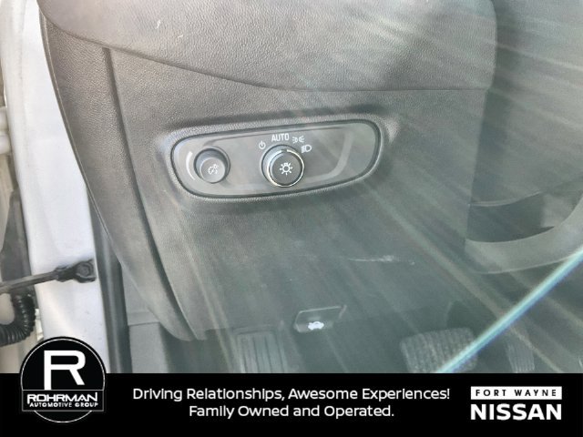 Used 2022 Chevrolet Equinox LS AWD/4WD image 18