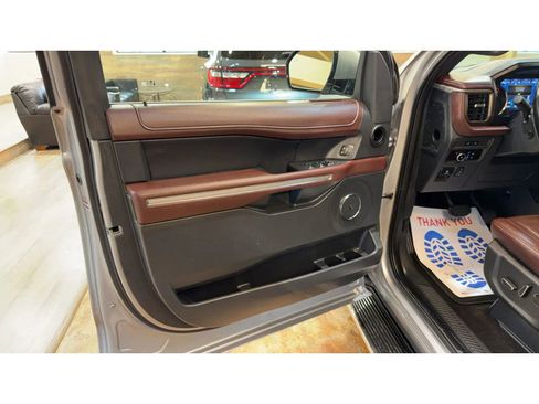 Used 2023 Ford Expedition Max Limited image 24