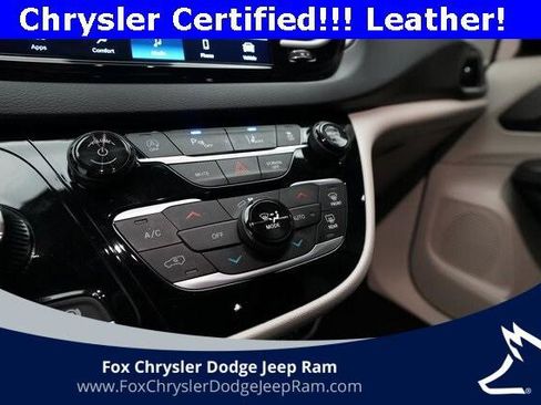 Certified 2024 Chrysler Pacifica Touring-L image 21
