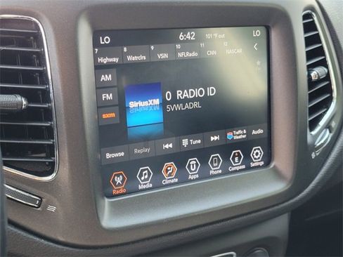 Used 2020 Jeep Compass Trailhawk image 21