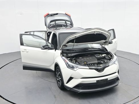 Used 2019 Toyota C-HR XLE image 41
