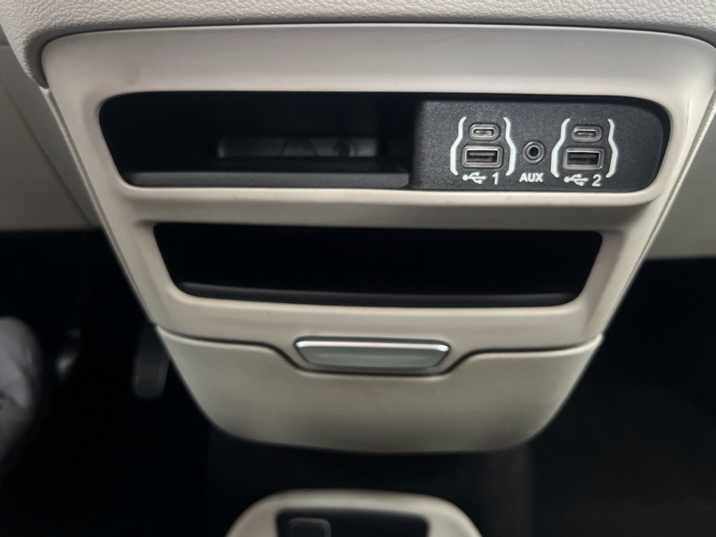 Used 2023 Chrysler Voyager LX FWD image 50