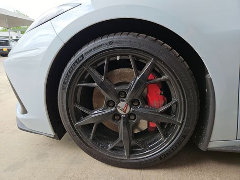 Used 2021 Chevrolet Corvette Stingray Premium Conv w/ Z51 Performance Package image 9