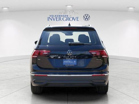 Certified 2023 Volkswagen Tiguan SE w/ Panoramic Sunroof Package AWD/4WD image 6