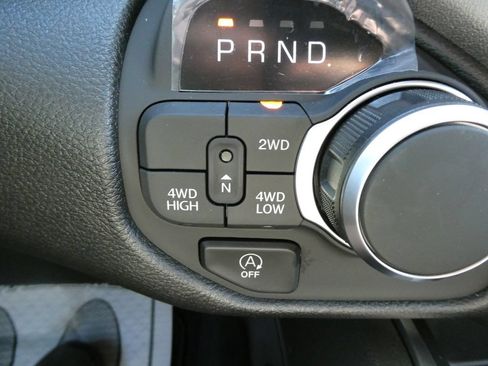 New 2026 RAM 1500 Express AWD/4WD image 19