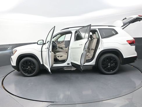 New 2026 Volkswagen Atlas SE image 32