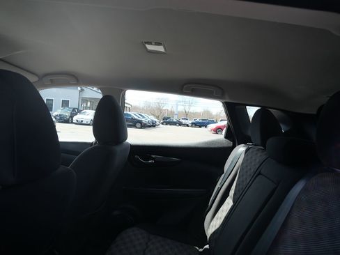 Used 2021 Nissan Rogue Sport SV image 22