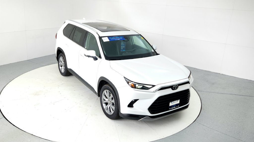 Certified 2025 Toyota Grand Highlander FWD image 13
