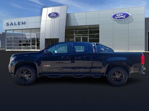 Used 2022 Chevrolet Colorado Z71 w/ Z71 Midnight Edition AWD/4WD image 5