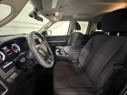 Used 2018 RAM 1500 Express w/ Express Value Package AWD/4WD image 3
