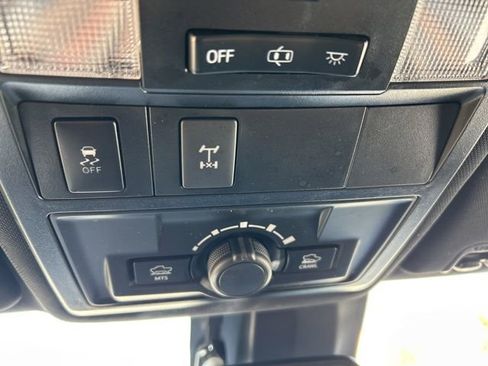 Used 2019 Toyota Tacoma TRD Off-Road image 19