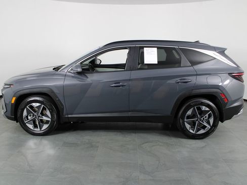 Certified 2025 Hyundai Tucson SEL FWD image 11