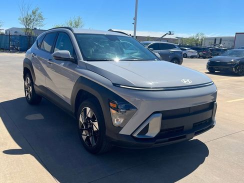 Used 2025 Hyundai Kona SEL image 4