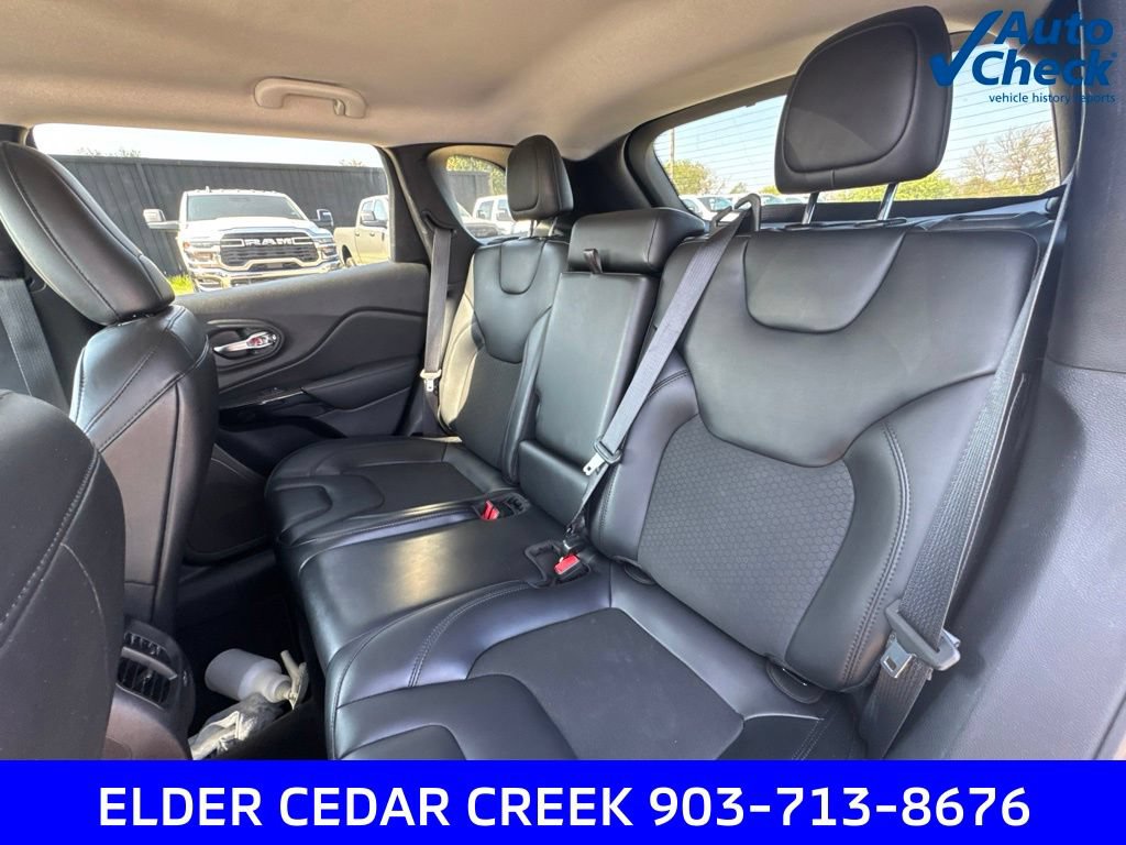 Used 2021 Jeep Cherokee Latitude Plus FWD image 25