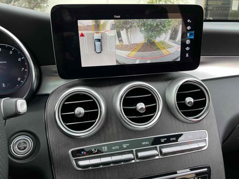 Used 2022 Mercedes-Benz GLC 300 4MATIC w/ AMG Line image 32