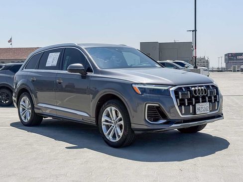 Used 2025 Audi Q7 3.0T Premium Plus AWD/4WD image 3