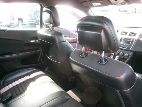 Used 2014 Dodge Avenger R/T image 21