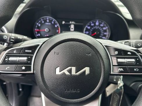 Used 2023 Kia Forte LXS FWD image 23