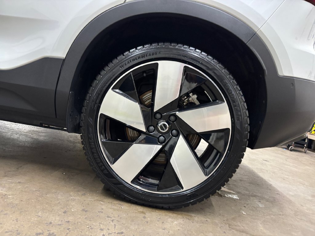 Certified 2023 Volvo C40 P8 Recharge Ultimate AWD/4WD image 36