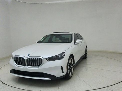 Used 2026 BMW 540i xDrive image 65