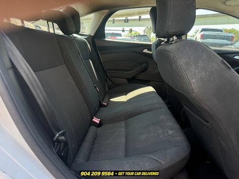 Used 2016 Ford Focus SE FWD image 22