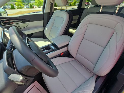 New 2026 Lincoln Nautilus Premier AWD/4WD image 15