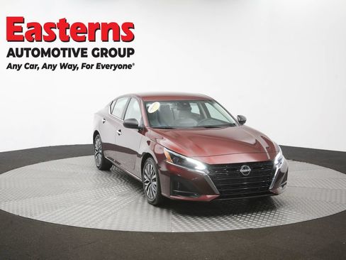 Used 2025 Nissan Altima 2.5 SV FWD image 48