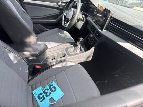Used 2026 Volkswagen Jetta SE FWD image 12