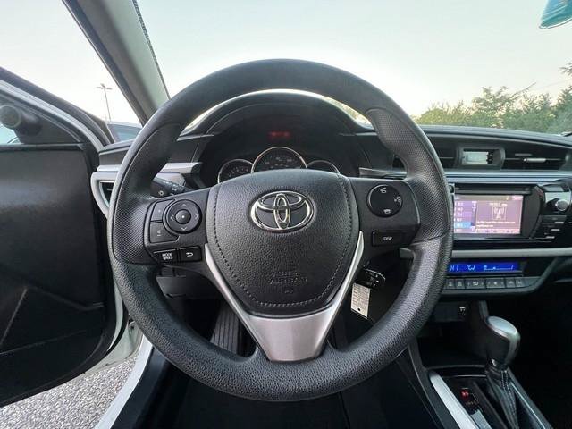 Used 2016 Toyota Corolla LE FWD image 11