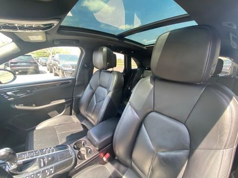 Used 2017 Porsche Macan image 21