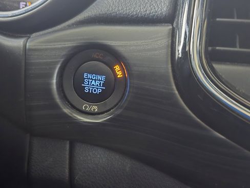 Used 2019 Jeep Grand Cherokee Altitude image 27