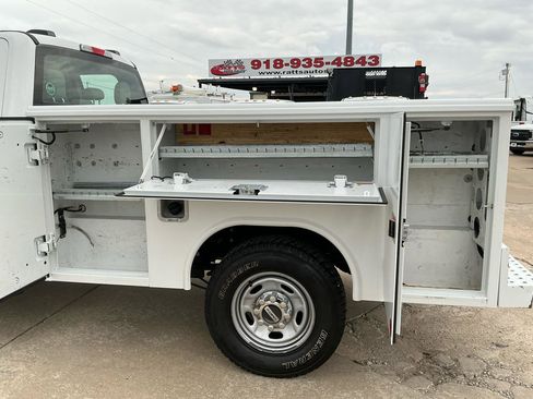 Used 2021 Ford F250 XL w/ Power Equipment Group AWD/4WD image 9