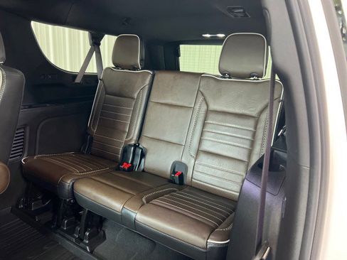 Used 2025 GMC Yukon XL Denali Ultimate w/ LPO, Floor Liner Package image 16