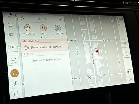 New 2026 Land Rover Range Rover SE image 19