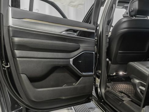 New 2026 Jeep Grand Wagoneer L Limited AWD/4WD image 39