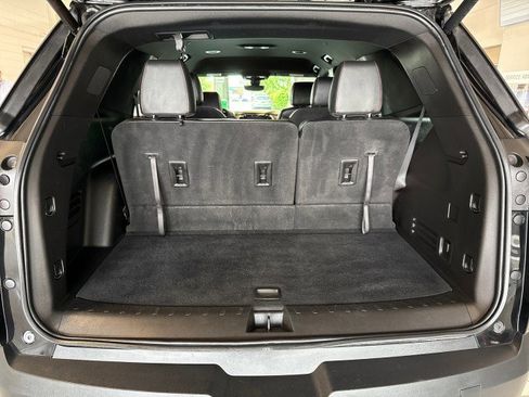 Used 2023 Chevrolet Traverse RS image 27