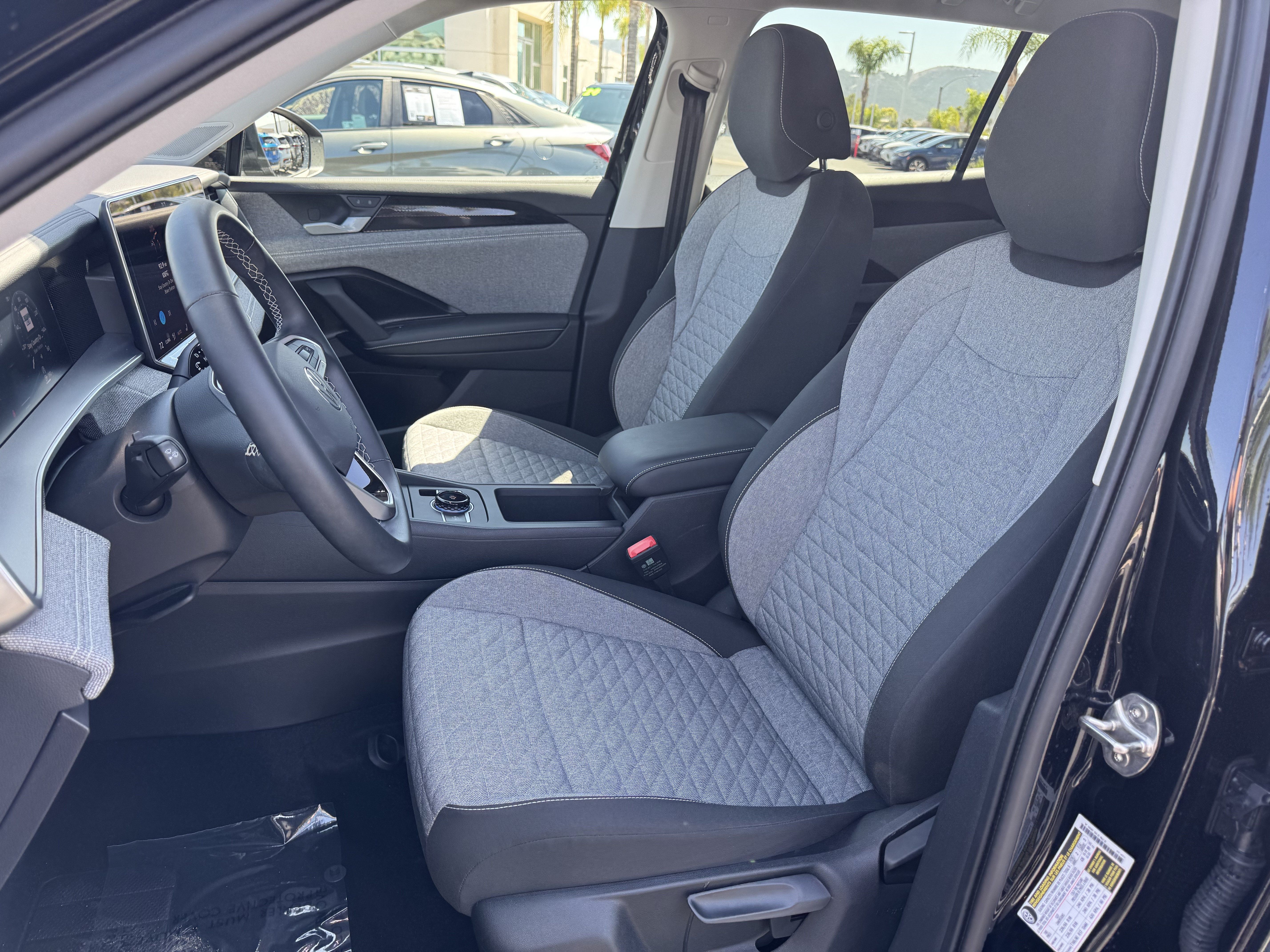 Certified 2025 Volkswagen Tiguan S FWD image 15